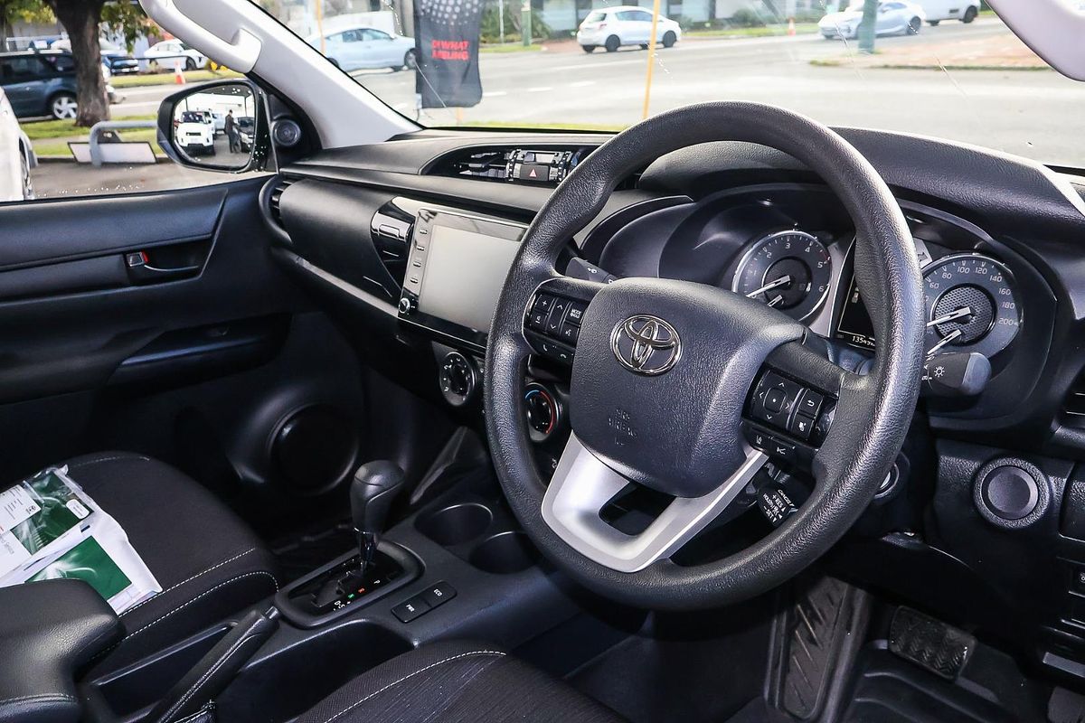 2024 Toyota Hilux SR GUN126R 4X4