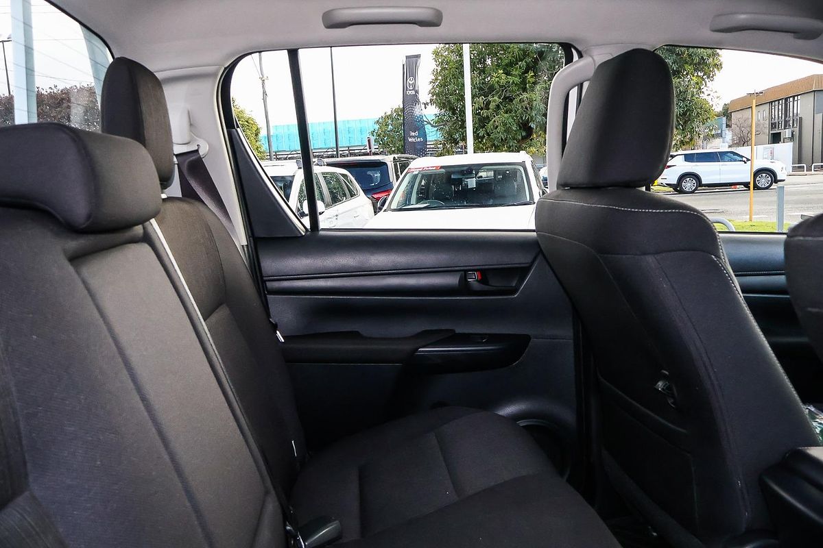 2024 Toyota Hilux SR GUN126R 4X4
