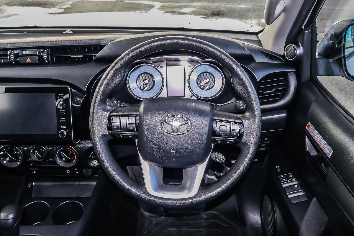 2024 Toyota Hilux SR GUN126R 4X4