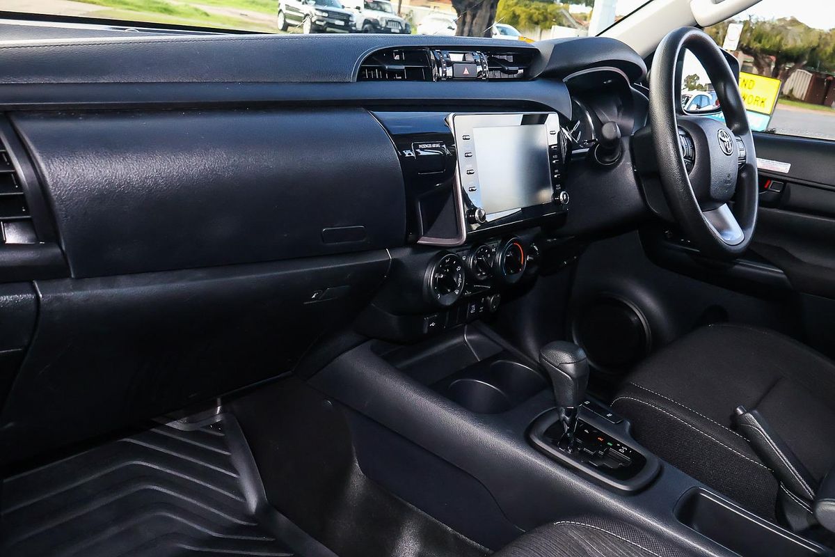 2024 Toyota Hilux SR GUN126R 4X4