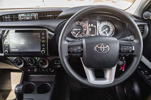 2021 Toyota Hilux SR GUN126R