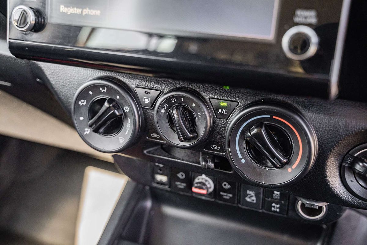 2021 Toyota Hilux SR GUN126R