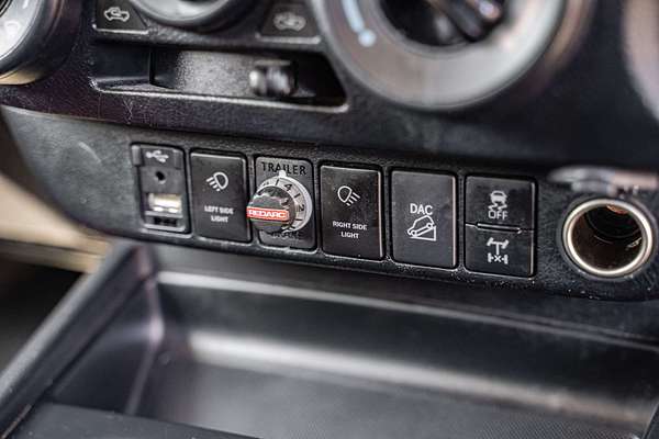 2021 Toyota Hilux SR GUN126R