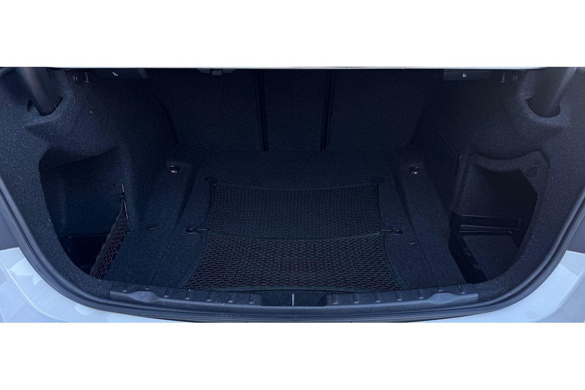 2016 BMW 3 Series 318i Sport Line F30 LCI