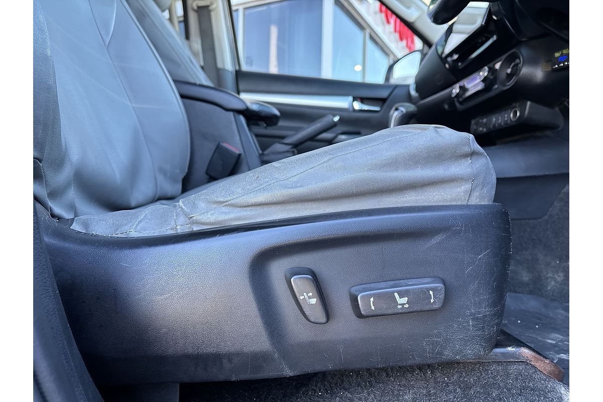 2017 Toyota Hilux SR5 GUN126R 4X4