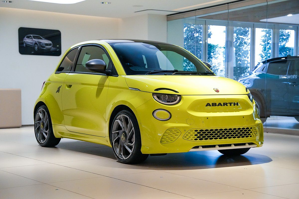 2023 Abarth 500e Turismo