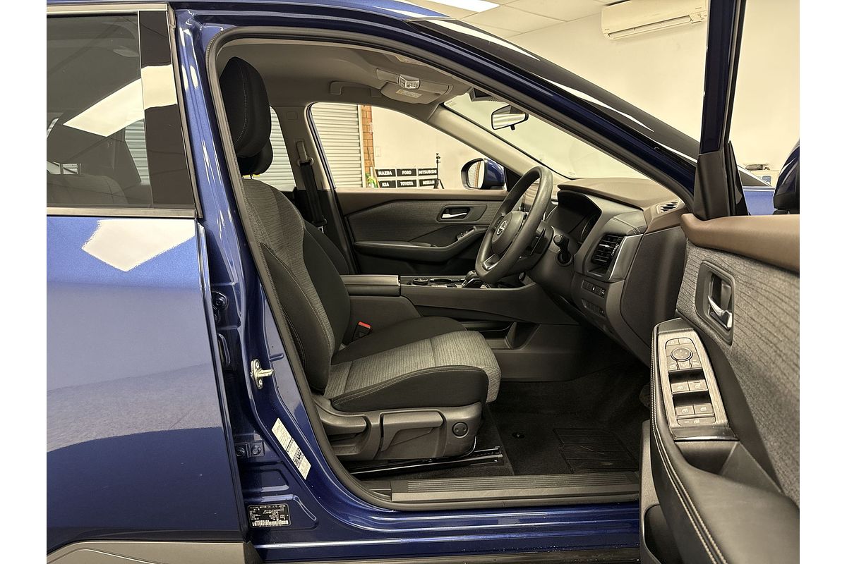 2022 Nissan X-TRAIL ST T33
