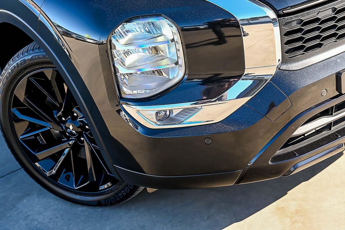 2023 Mitsubishi Outlander Black Edition ZM