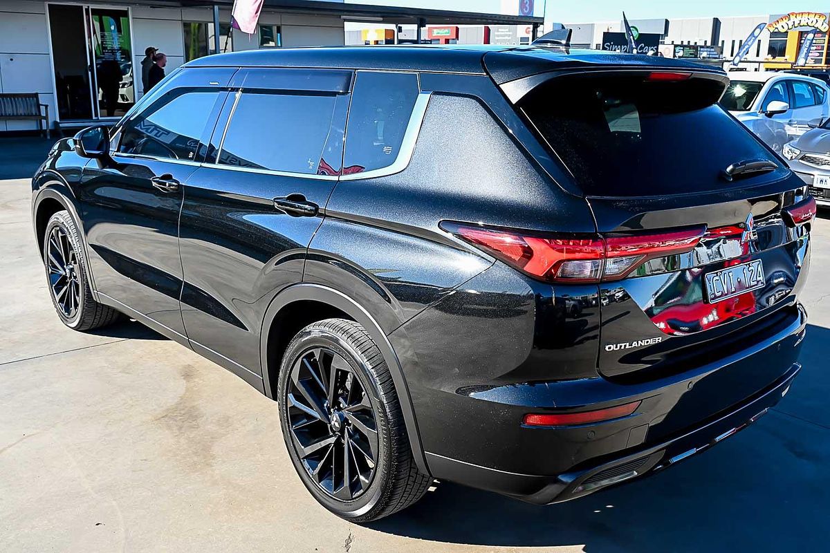 2023 Mitsubishi Outlander Black Edition ZM