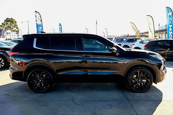 2023 Mitsubishi Outlander Black Edition ZM