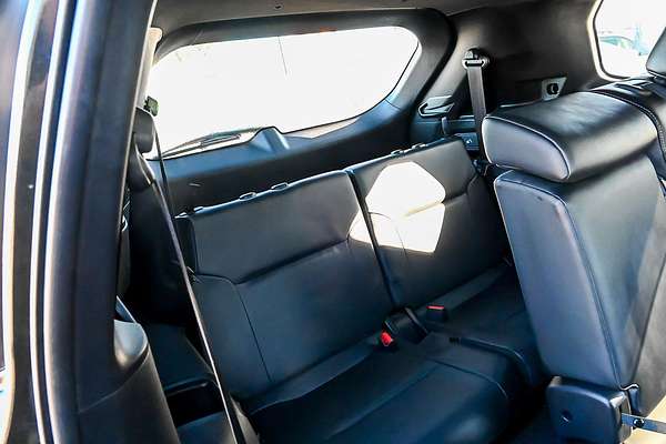 2023 Mitsubishi Outlander Black Edition ZM