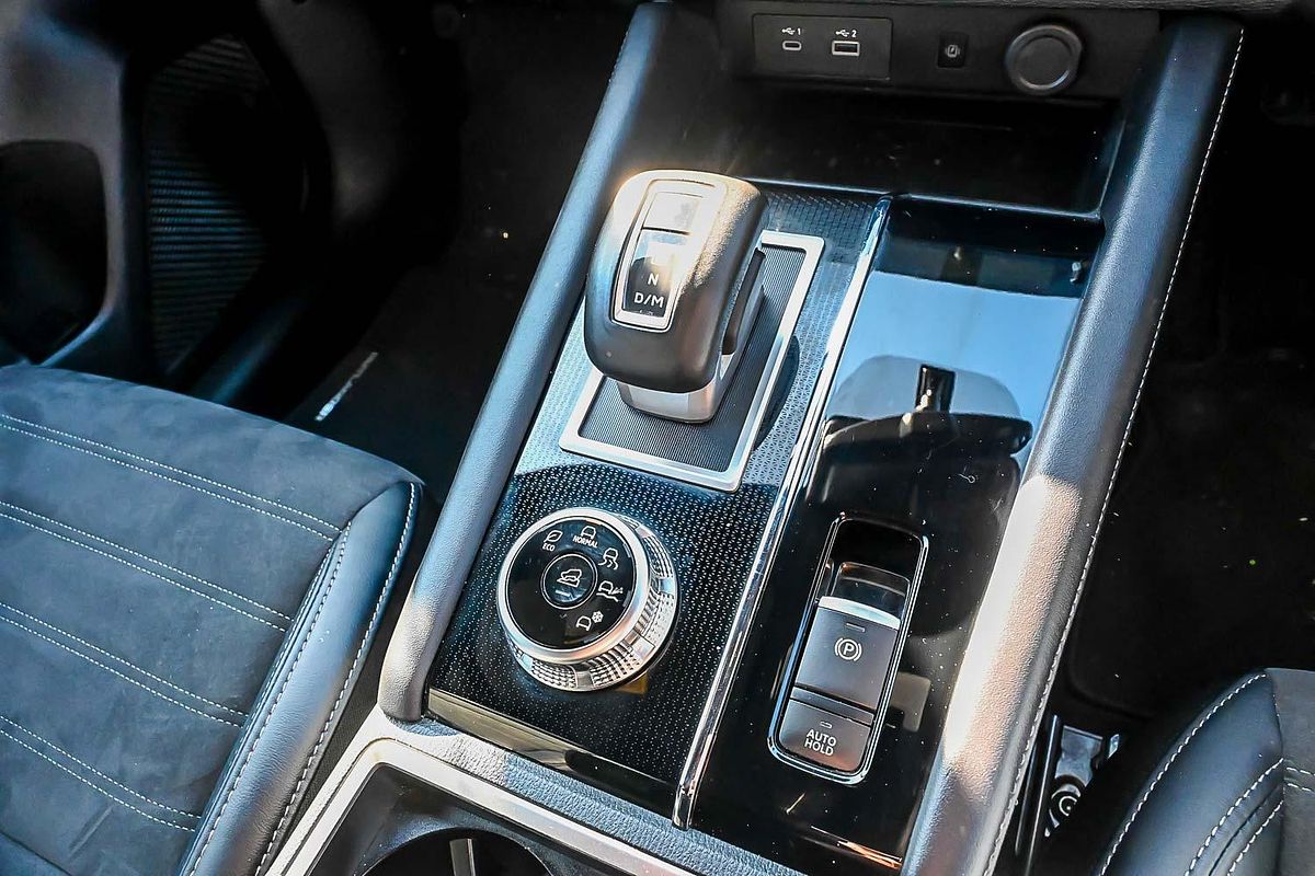 2023 Mitsubishi Outlander Black Edition ZM