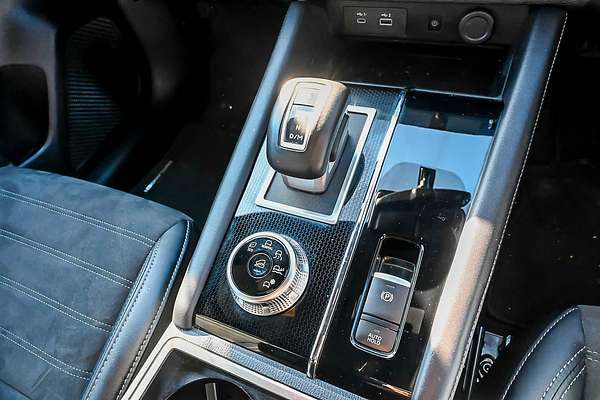 2023 Mitsubishi Outlander Black Edition ZM
