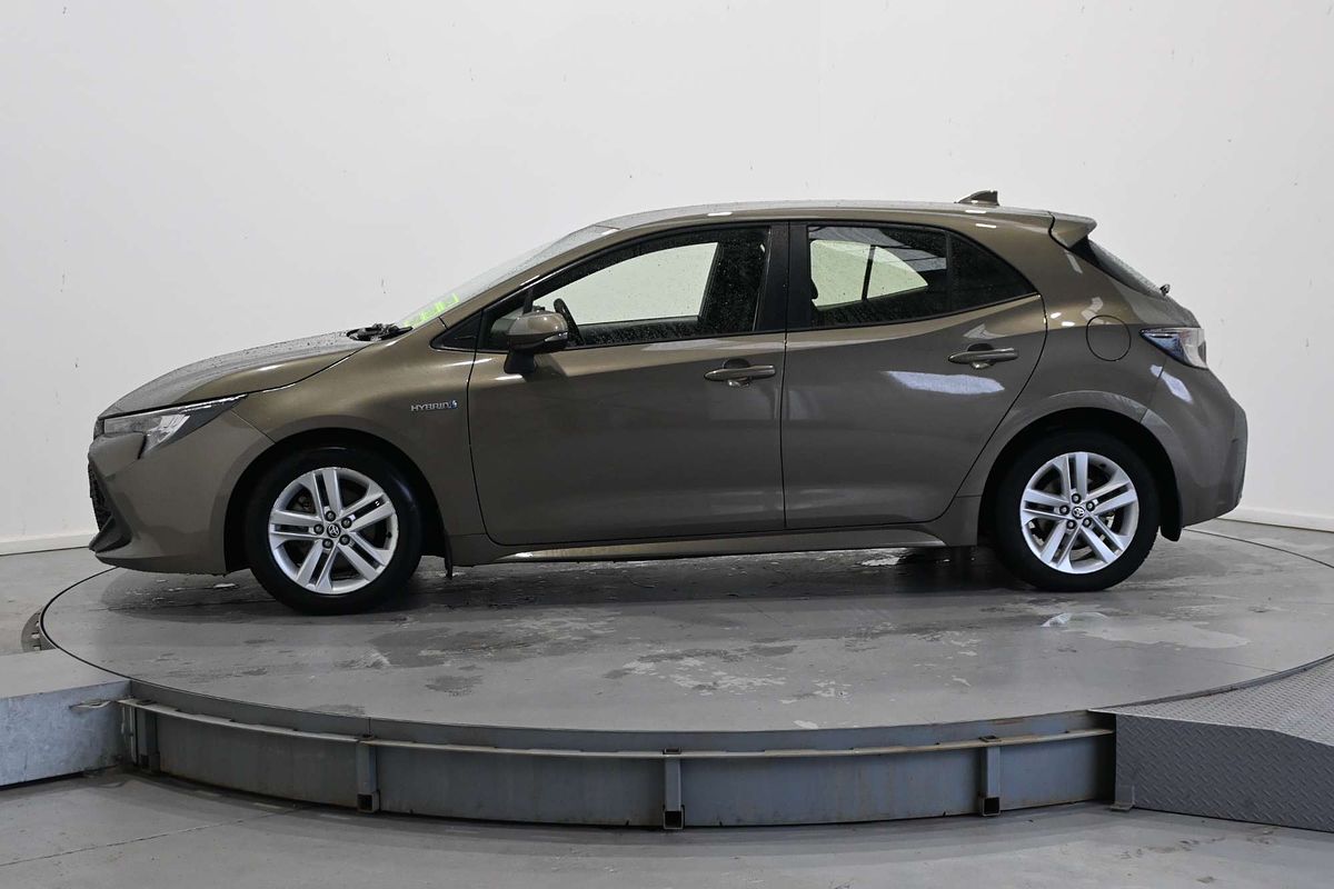 2018 Toyota Corolla ASCENT SPORT HYBRID ZWE211R