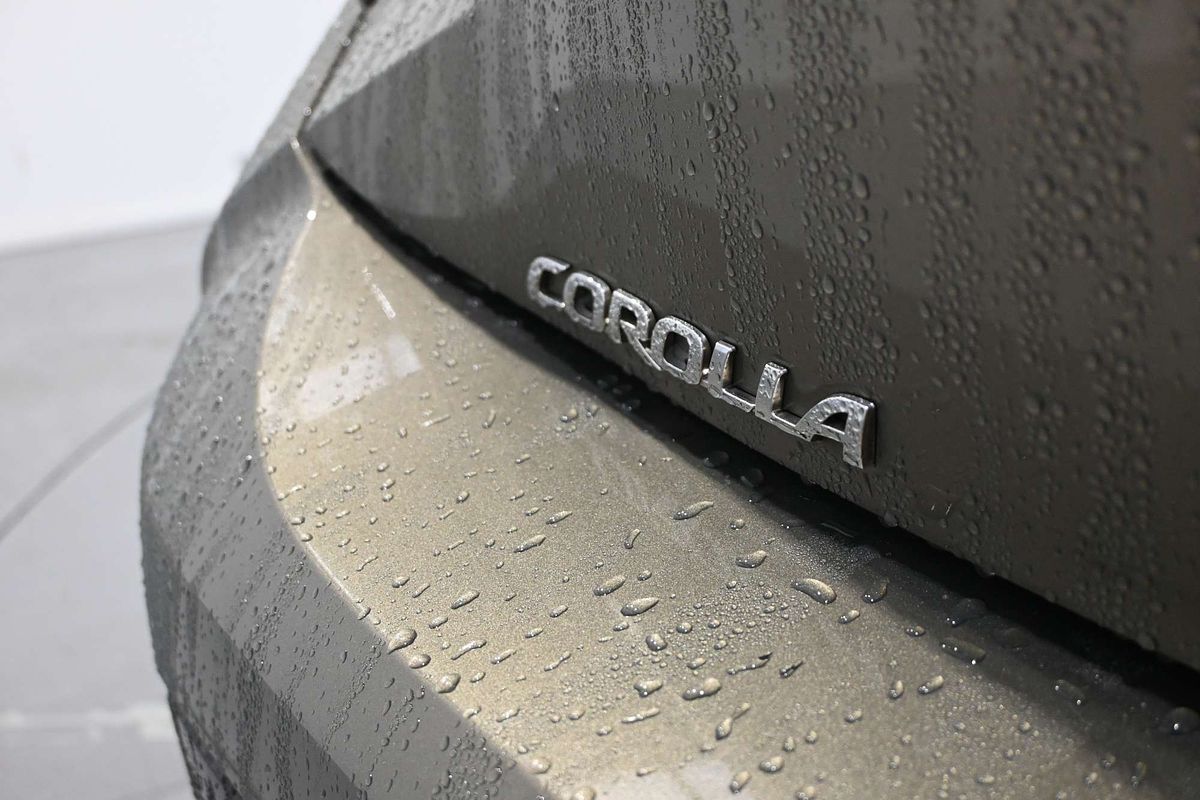 2018 Toyota Corolla ASCENT SPORT HYBRID ZWE211R