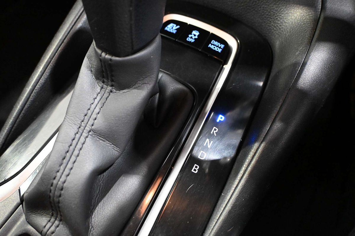 2018 Toyota Corolla ASCENT SPORT HYBRID ZWE211R