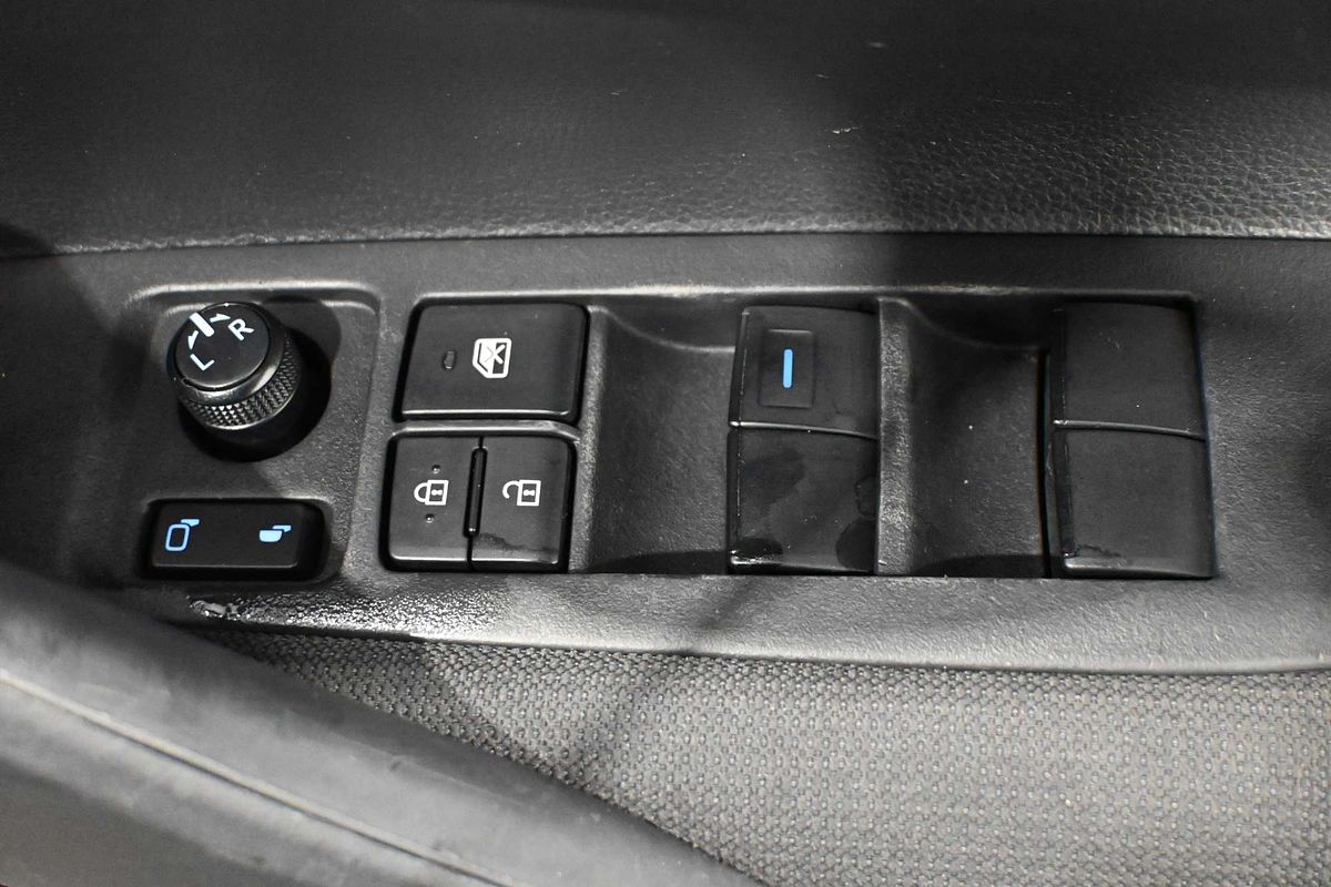 2018 Toyota Corolla ASCENT SPORT HYBRID ZWE211R