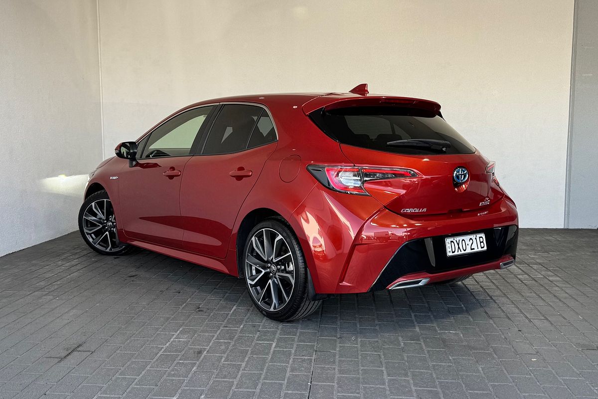 2018 Toyota Corolla ZR Hybrid ZWE211R