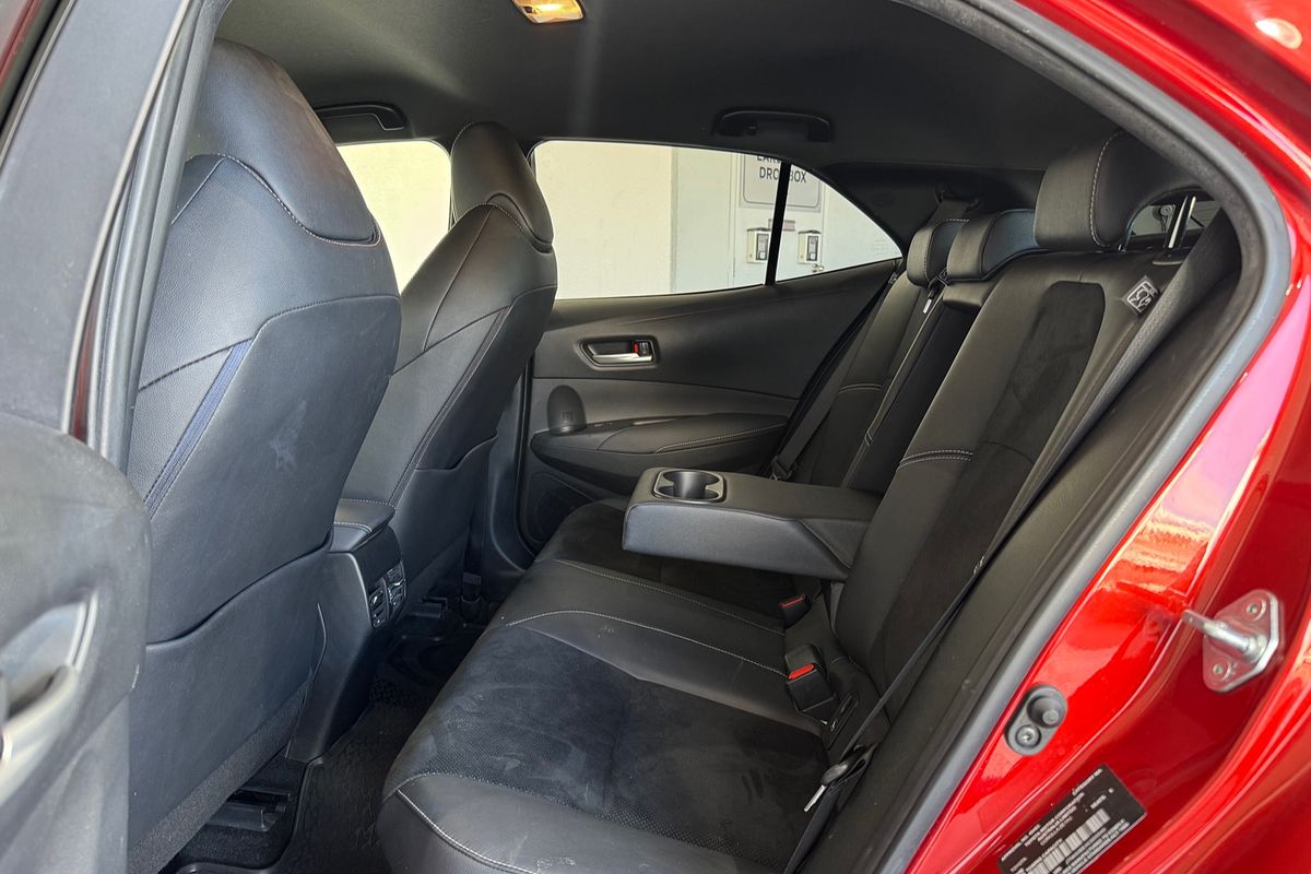 2018 Toyota Corolla ZR Hybrid ZWE211R