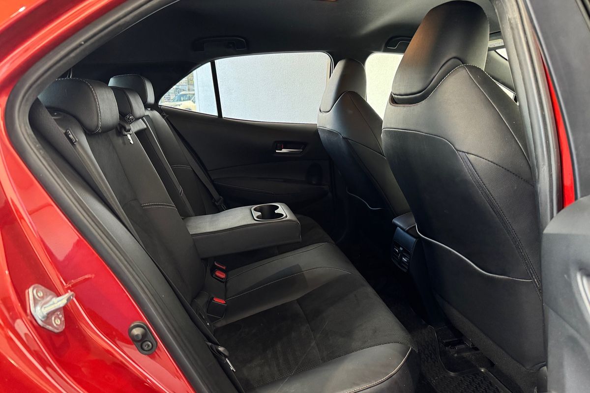 2018 Toyota Corolla ZR Hybrid ZWE211R