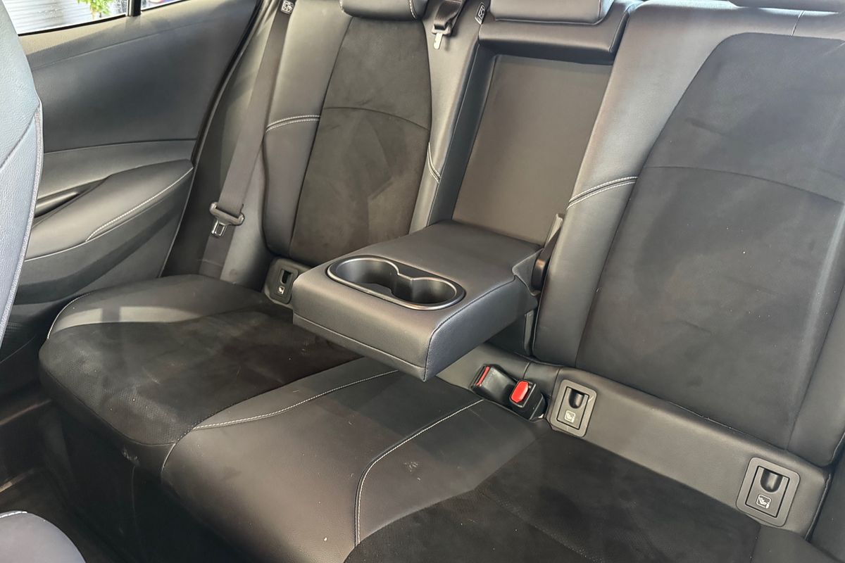 2018 Toyota Corolla ZR Hybrid ZWE211R
