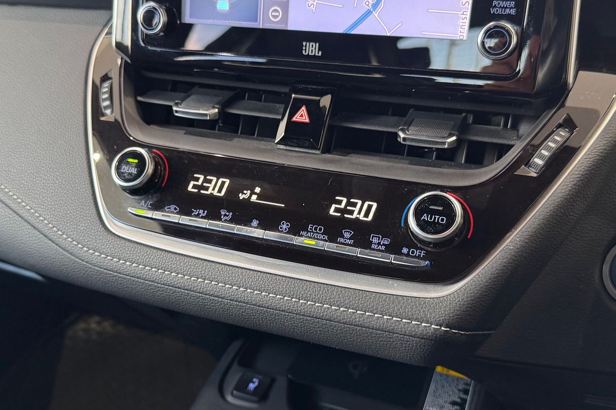 2018 Toyota Corolla ZR Hybrid ZWE211R