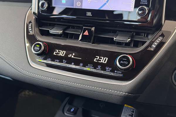 2018 Toyota Corolla ZR Hybrid ZWE211R