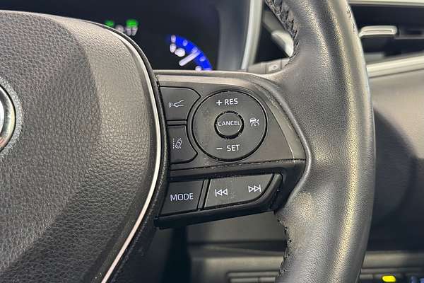 2018 Toyota Corolla ZR Hybrid ZWE211R