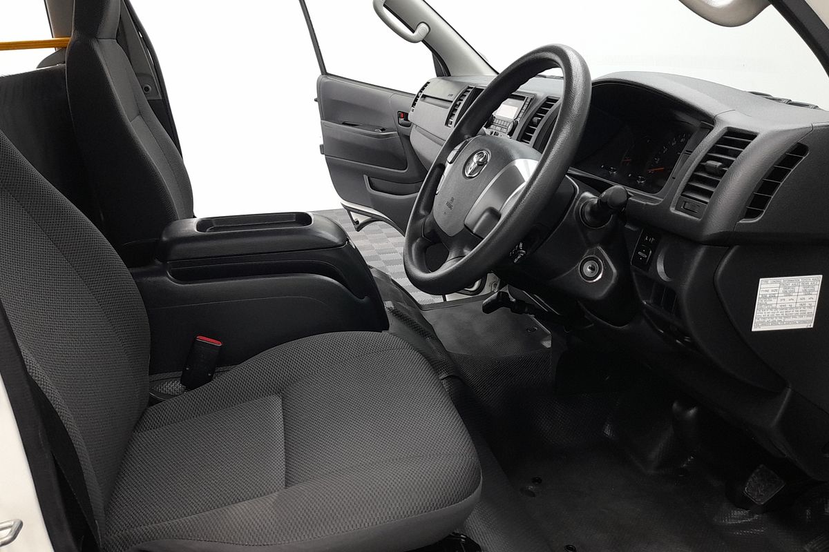 2015 Toyota Hiace Commuter KDH223R ELWB
