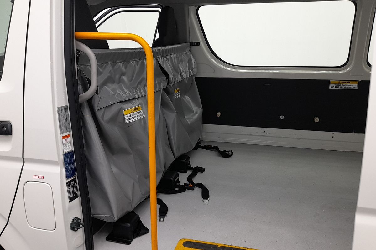 2015 Toyota Hiace Commuter KDH223R ELWB