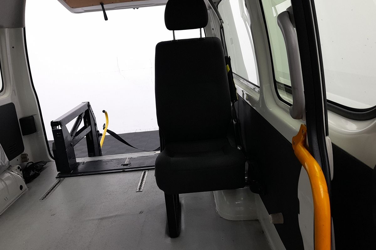 2015 Toyota Hiace Commuter KDH223R ELWB