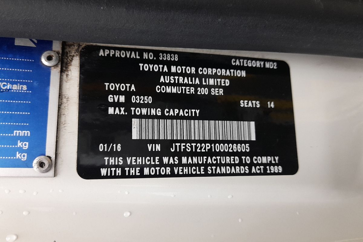 2015 Toyota Hiace Commuter KDH223R ELWB