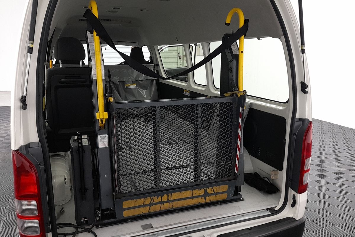 2015 Toyota Hiace Commuter KDH223R ELWB
