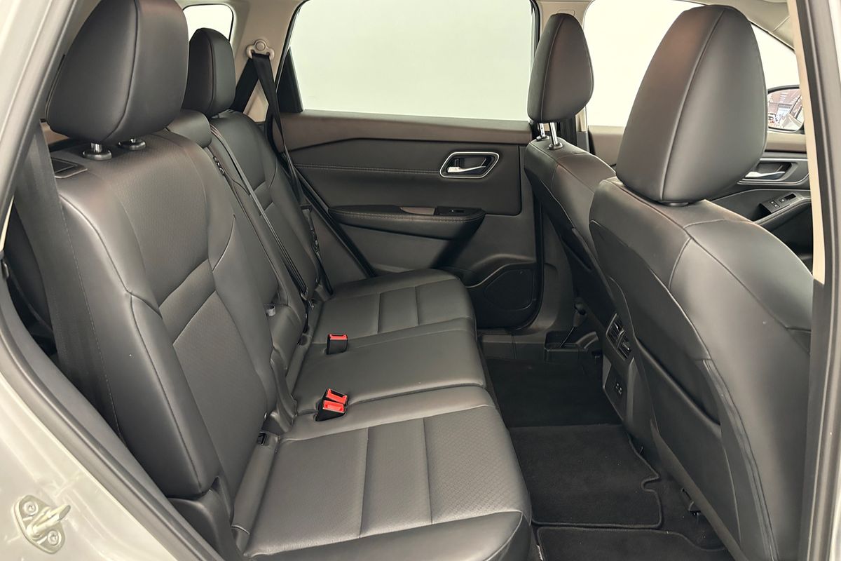 2024 Nissan X-TRAIL ST-L T33