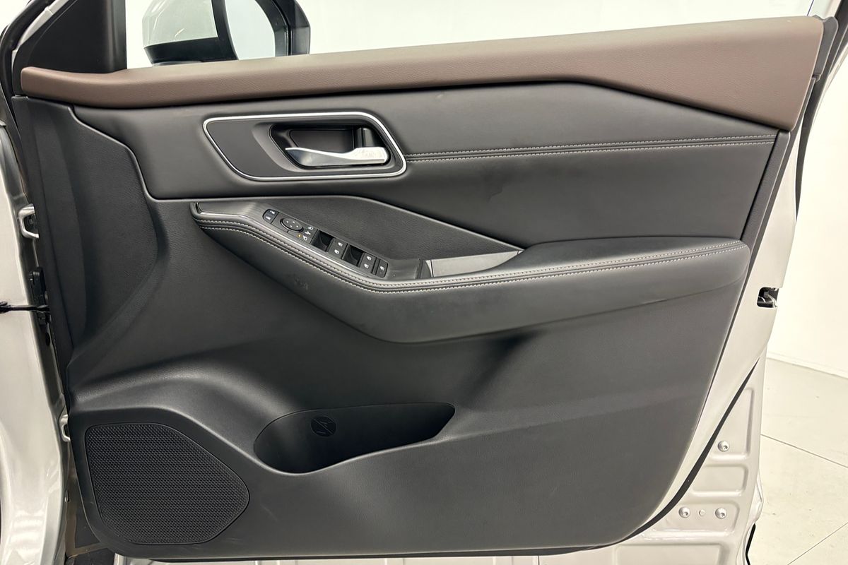 2024 Nissan X-TRAIL ST-L T33