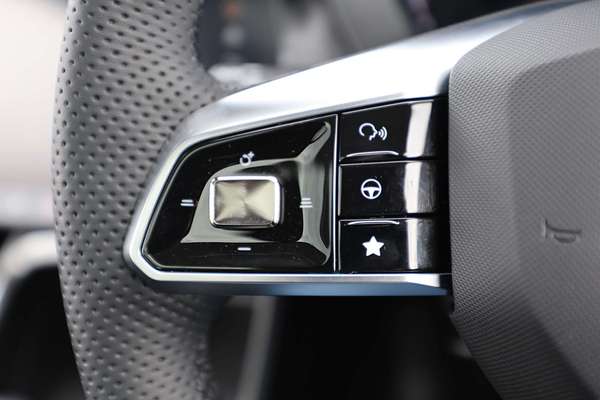 2025 MG ZS Essence ZS32