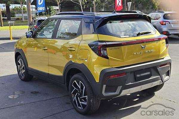 2025 Mahindra XUV3XO AX7L