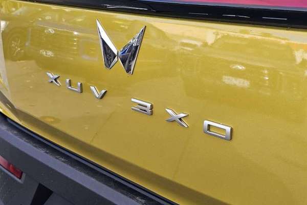 2025 Mahindra XUV3XO AX7L