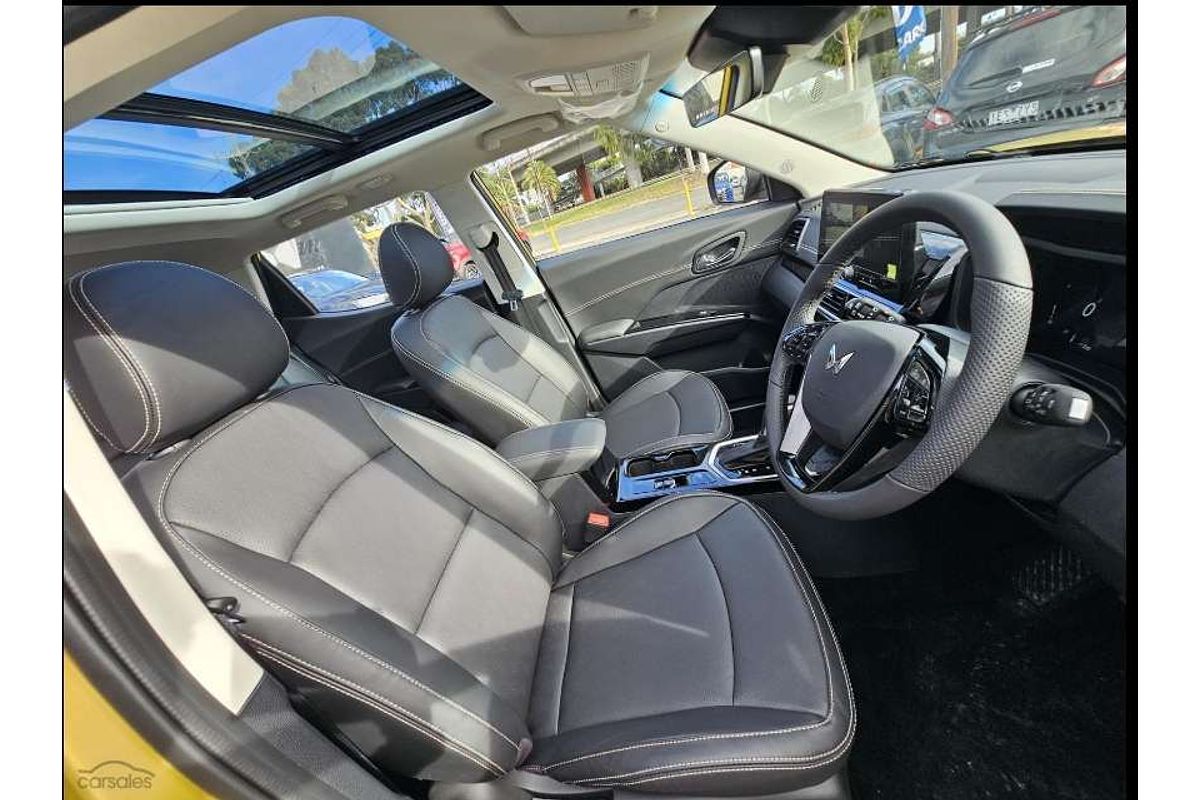 2025 Mahindra XUV3XO AX7L
