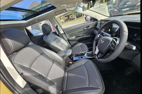 2025 Mahindra XUV3XO AX7L