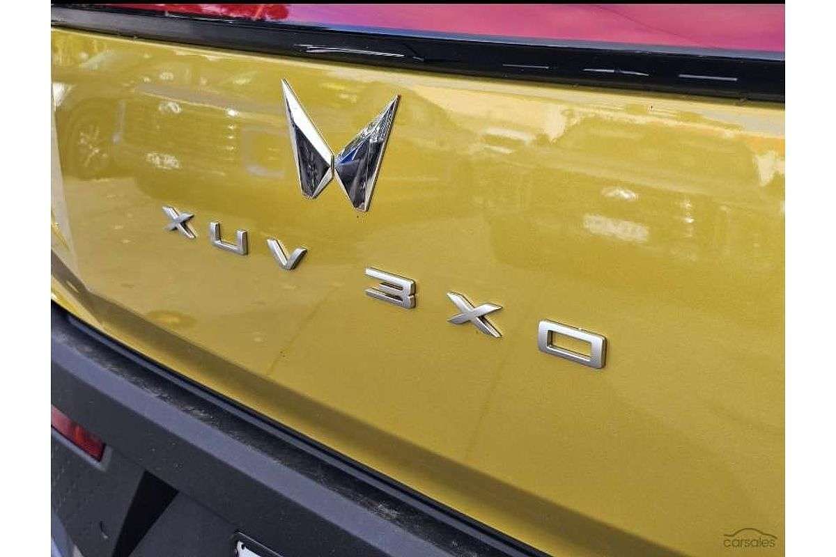 2025 Mahindra XUV3XO AX7L
