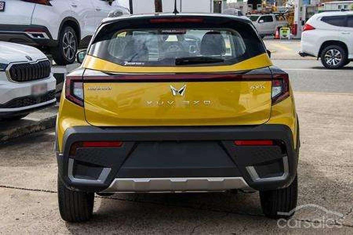 2025 Mahindra XUV3XO AX7L