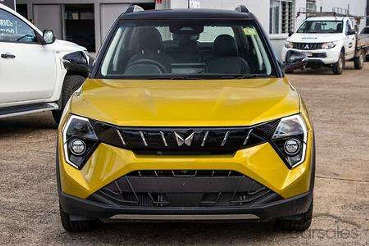2025 Mahindra XUV3XO AX7L