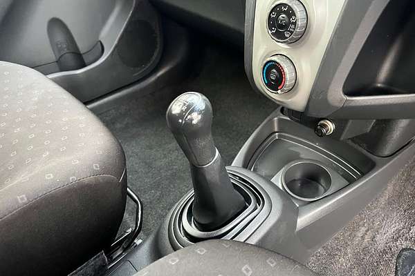 2006 Toyota Yaris YR NCP90R