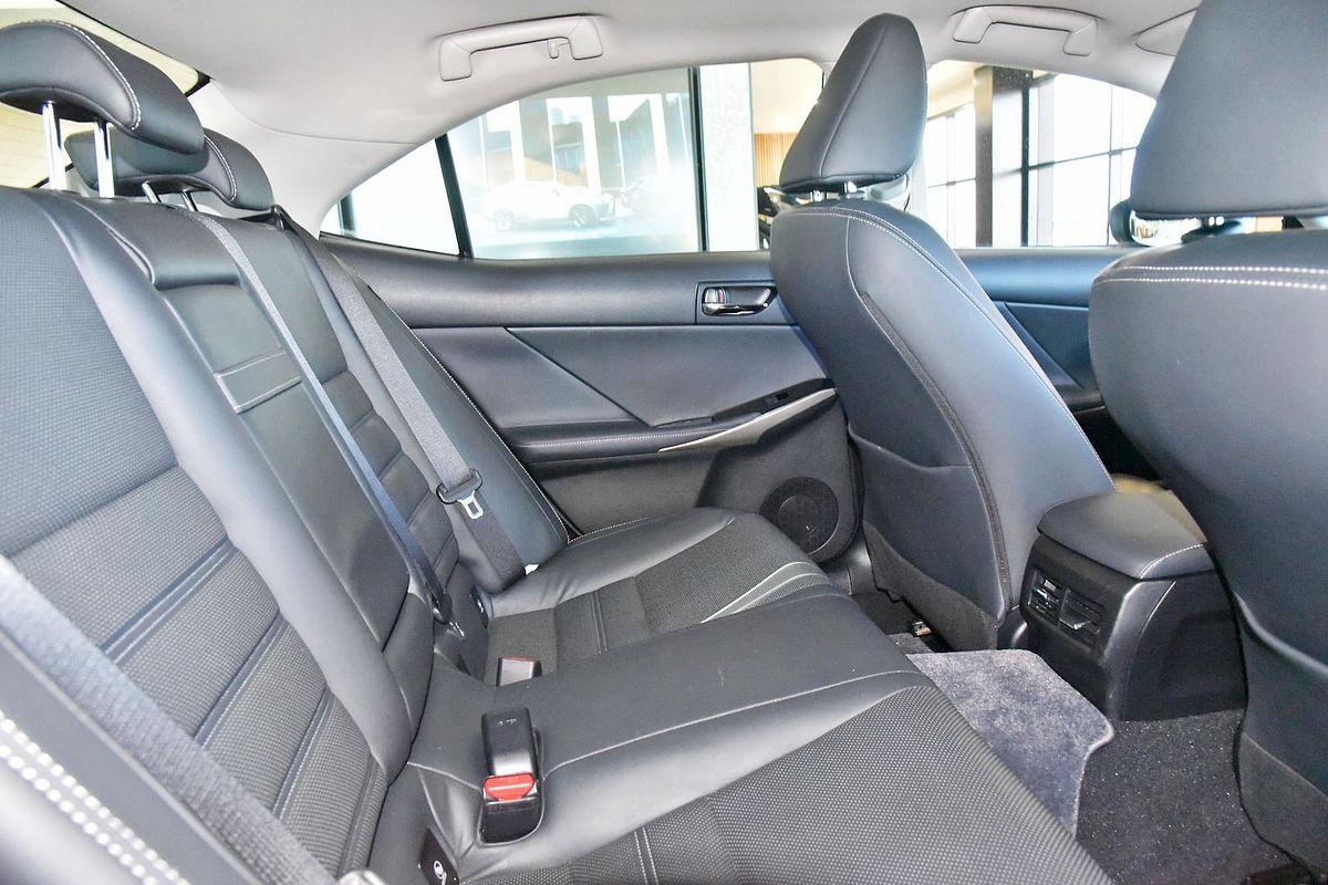 2016 Lexus IS IS200t Luxury ASE30R