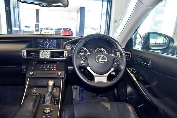 2016 Lexus IS IS200t Luxury ASE30R