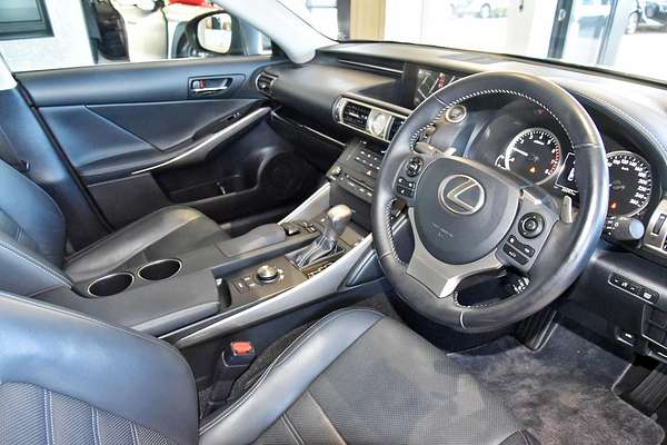 2016 Lexus IS IS200t Luxury ASE30R