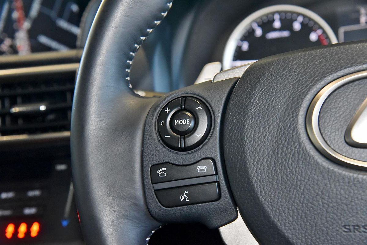 2016 Lexus IS IS200t Luxury ASE30R
