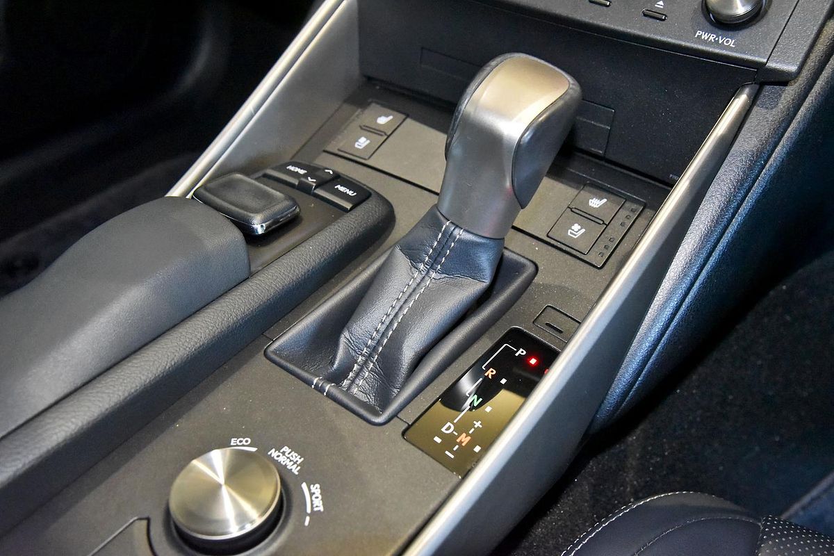2016 Lexus IS IS200t Luxury ASE30R