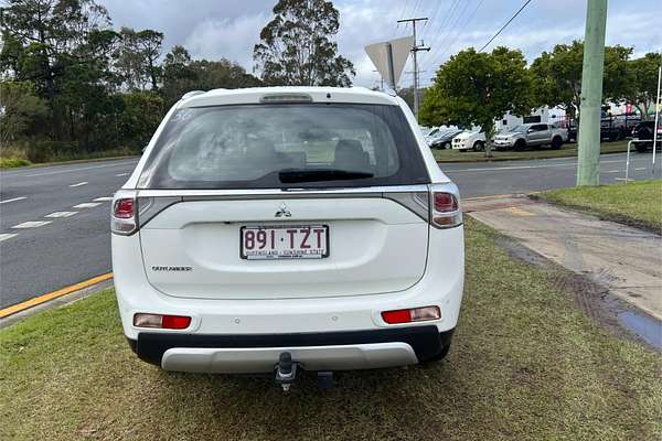 2014 Mitsubishi Outlander ES ZJ